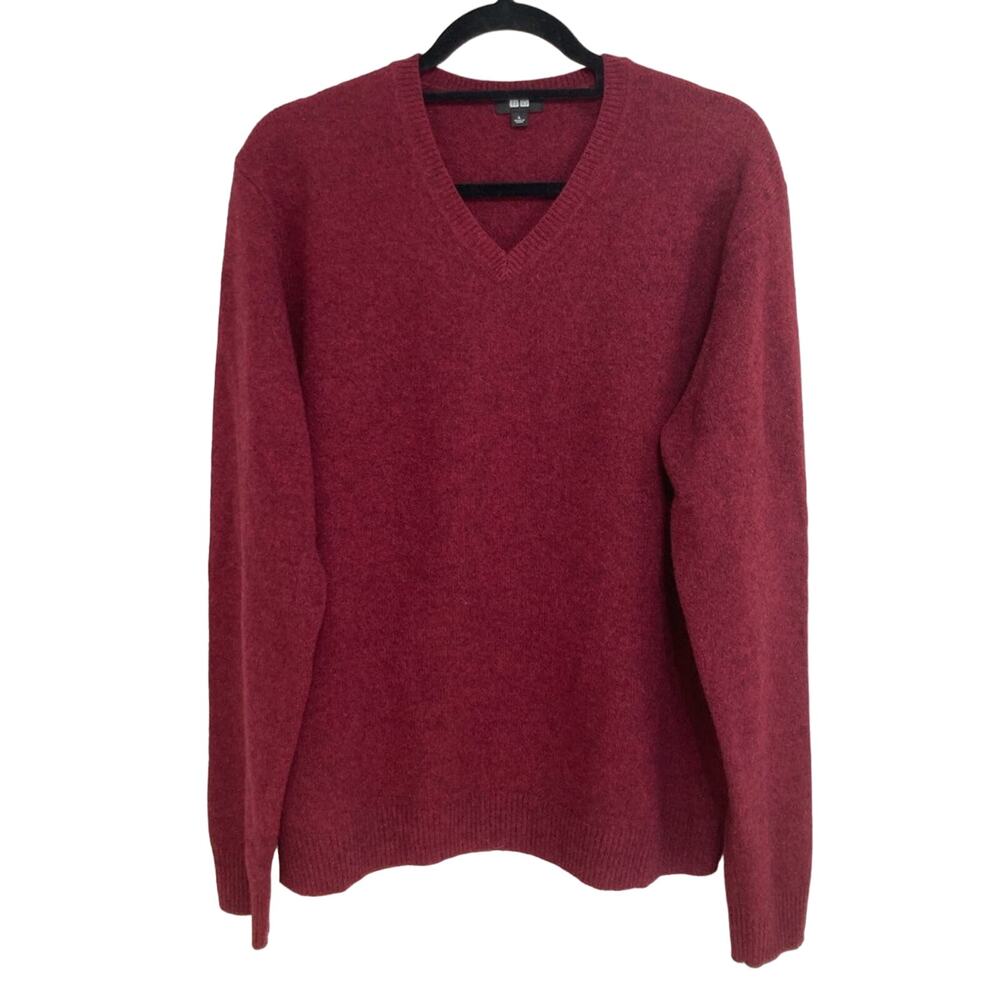 Uniqlo Men’s 100% Wool V-Neck Sweater in Dark Red Academic Preppy - Size L